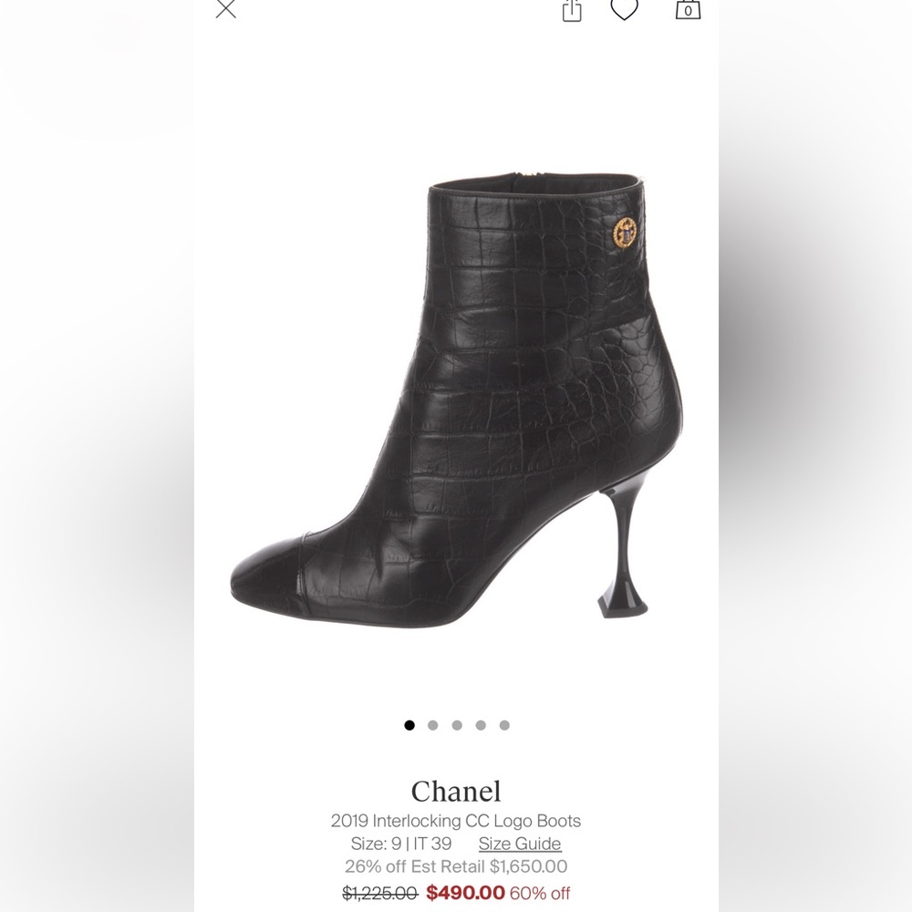 Chanel 2019 Interlocking CC Logo Boots in Black Leather with grosgrain cap toe - Picture 15 of 16